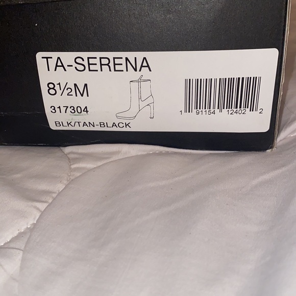 Tahari Serena Bootie size 8.5M - Picture 4 of 14